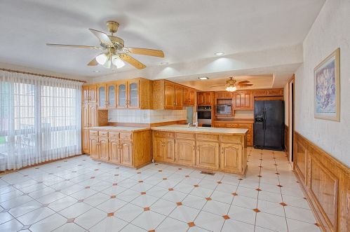 4668 Devon Ave, Chicago IL 60712-4420 exterior