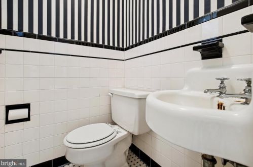 312 Alexandria Ave, Alexandria VA 22301-3036 exterior