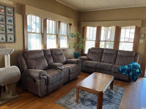 1007 3rd St, Mishawaka, IN 46544-2736