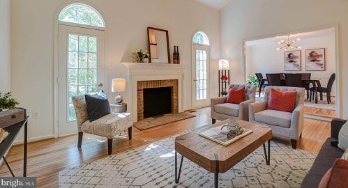 10135 Crestberry Pl, Bethesda MD 20817-1266 exterior