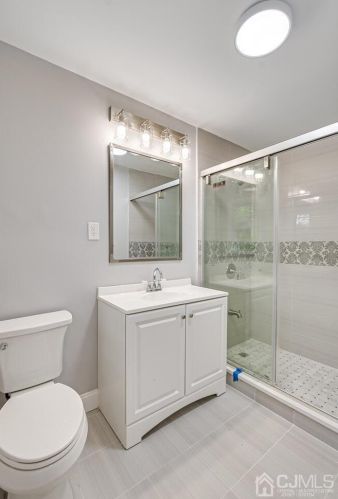 53 Fairmount Ave, Edison NJ  08820-2032 exterior