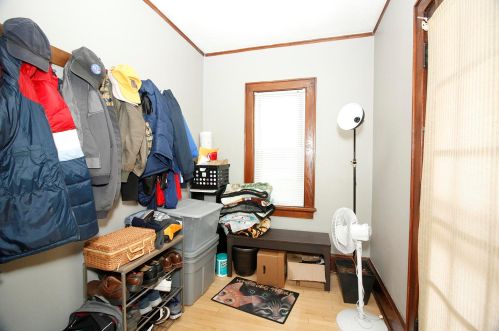 3147 Pierce St, Milwaukee, WI 53215-1117