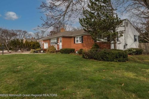 919 South St, Point Pleasant Beach, NJ 08742-3972