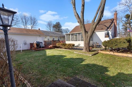 350 Clayton St, Central Islip NY 11722-3004 exterior