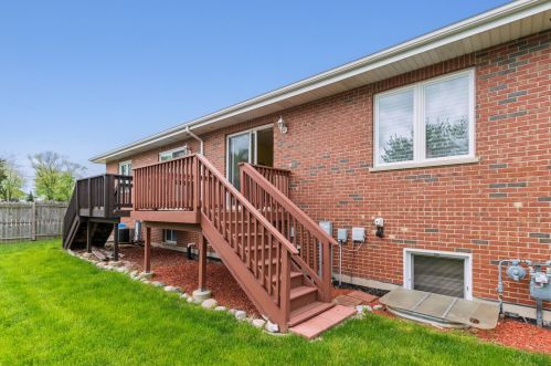 11457 Laramie Ave, Chicago IL 60638-2128 exterior