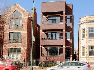 4950 Damen Ave, Chicago IL  60625-1415 exterior