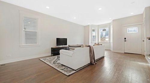 1837 Mozart St, Chicago IL 60647-5111 exterior