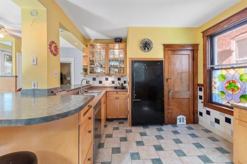 1032 Yale Ave, Saint Louis MO 63117-1823 exterior