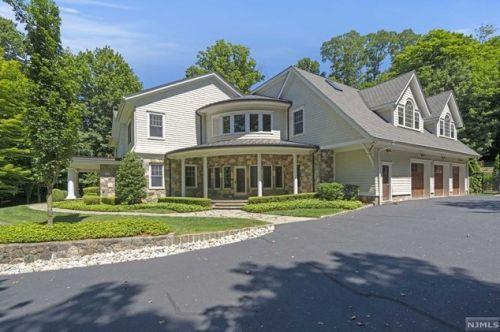 270 Saddle River Rd, Upper Saddle River NJ  07458-2607 exterior