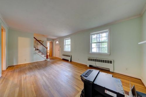 43 Knollwood Rd, Farmington CT 06032-1010 exterior