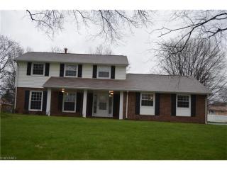 2984 Chaucer Dr, Canton, OH 44721-3609