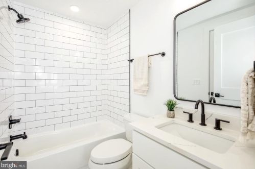 1011 Rhode Island Ave, Washington DC  20018-1735 exterior