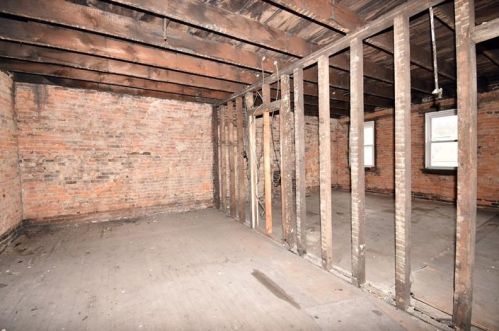 835 Peralta St, Pittsburgh PA 15212-8002 exterior