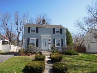 91 Jardine St, Springfield MA  01107-1750 exterior