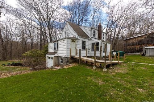 213 Greenville Tpke, Middletown, NY 10940-7102