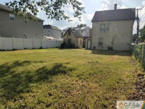 727 Raritan Ave, Perth Amboy, NJ 08861-2419