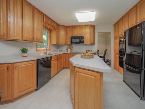 6303 Eagle Rdg Dr, Kalamazoo MI 49004-8677 exterior