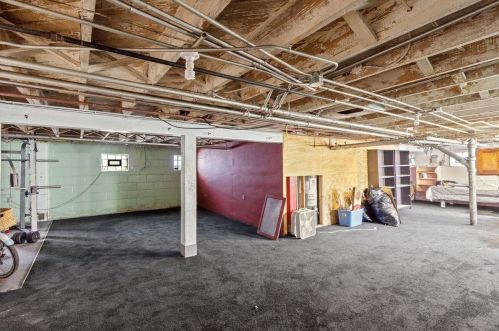 2427 Stratford Ct, Milwaukee WI 53211-2635 exterior