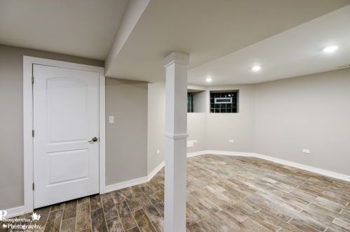 6229 Eberhart Ave, Chicago IL 60637-3318 exterior