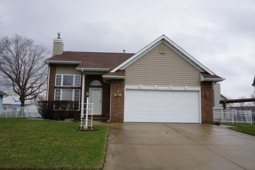 3213 Clayton Rd, Champaign IL  61822-7341 exterior