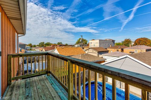 6602 64th St, Chicago, IL 60638-4916