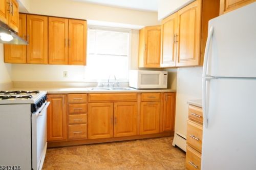 172 Main St, Bound Brk NJ  08805-2025 exterior