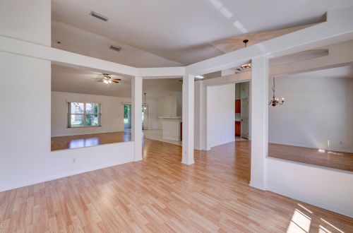 2098 Pruitt St, Fort Pierce FL 34953-5732 exterior