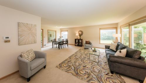 7040 Crossway Rd, Milwaukee, WI 53217-3846