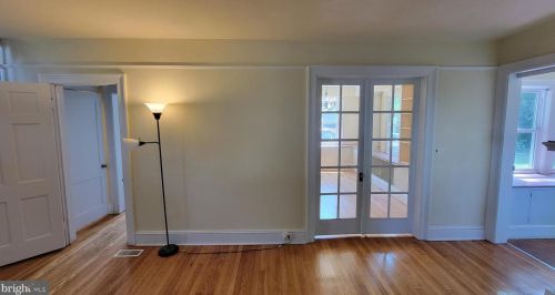 316 Maple Ave, Trenton NJ 08618-3402 exterior