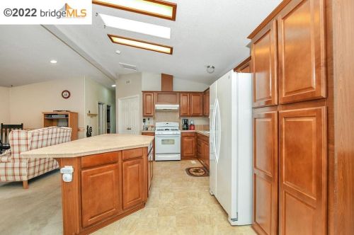 71 A St, Concord CA 94520-5304 exterior