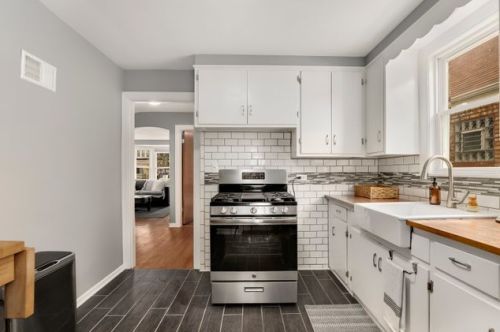 4830 Waveland Ave, Chicago IL 60641-3516 exterior