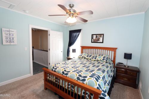 324 Lincoln Lk Ave, Lowell MI 49331-8540 exterior