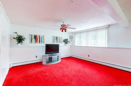 47 Waterman St, Killingly CT 06239-4240 exterior