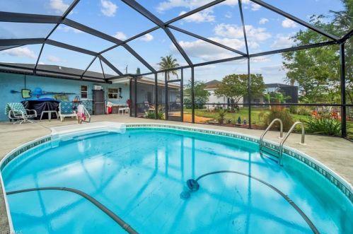 4914 30 Pl, Naples FL 34116-7749 exterior