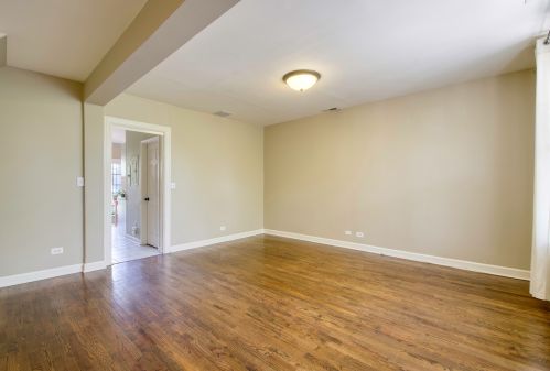 3519 Ravenswood Ave, Chicago IL 60640-4409 exterior