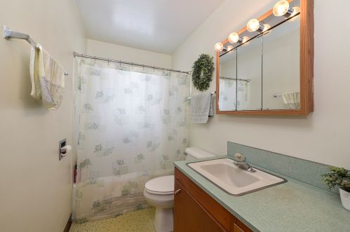 1632 Clay St, Bull Valley IL 60098-2580 exterior