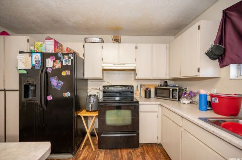 9185 Terri Lynn Dr, Sandy UT 84094-3006 exterior