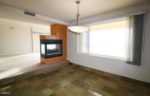 3903 Ocean Dr, Oxnard CA 93035-4435 exterior