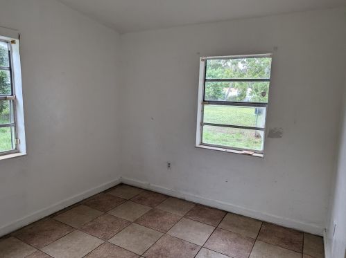 2103 Golfview Ct, Fort Pierce FL 34950-5438 exterior