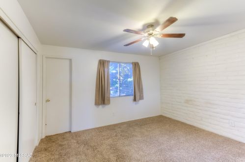 6783 Hawk Dr, Tucson AZ 85730-3247 exterior