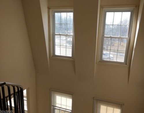 124 Leigh St, Clinton NJ 08809-1348 exterior