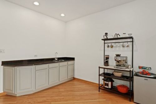 1859 California, Chicago IL 60647-4247 exterior