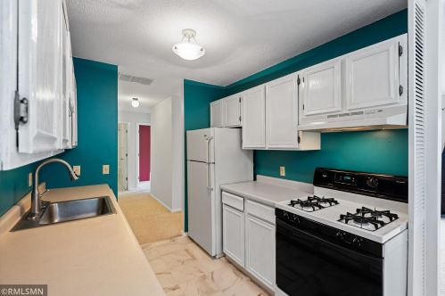 4828 Grenwich Way, Saint Paul MN 55128-2039 exterior