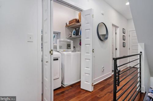 2225 Christian St, Philadelphia PA 19147-3710 exterior