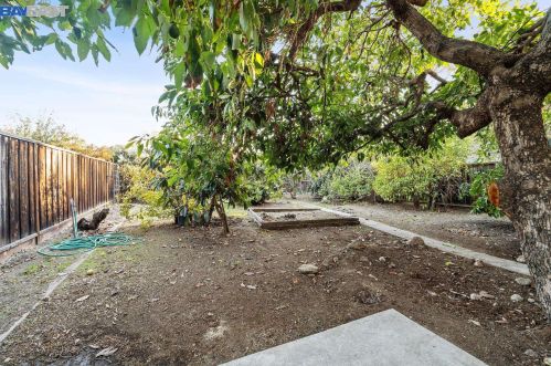 444 Jackson St, San Jose CA 95112-5101 exterior