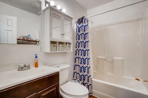 1076 Mayson Turner Rd, Atlanta GA 30314-2849 exterior