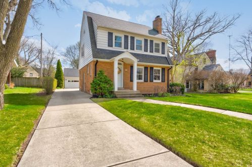 1413 Courtland Pl, Milwaukee, WI 53211-1115