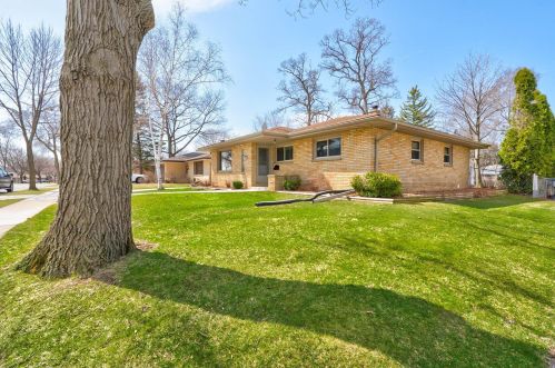 4963 19 St, Milwaukee WI 53209-5760 exterior