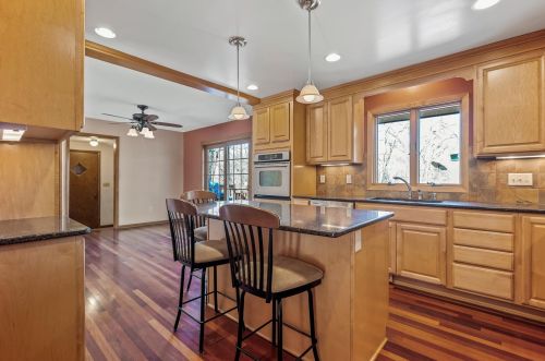 415 Brk Ave, Saint Paul MN 55109-2014 exterior