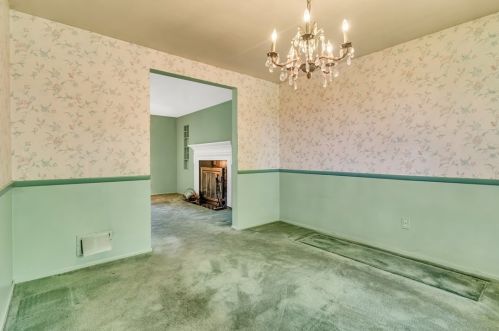 699 Fruithurst Dr, Pittsburgh PA 15228-2534 exterior